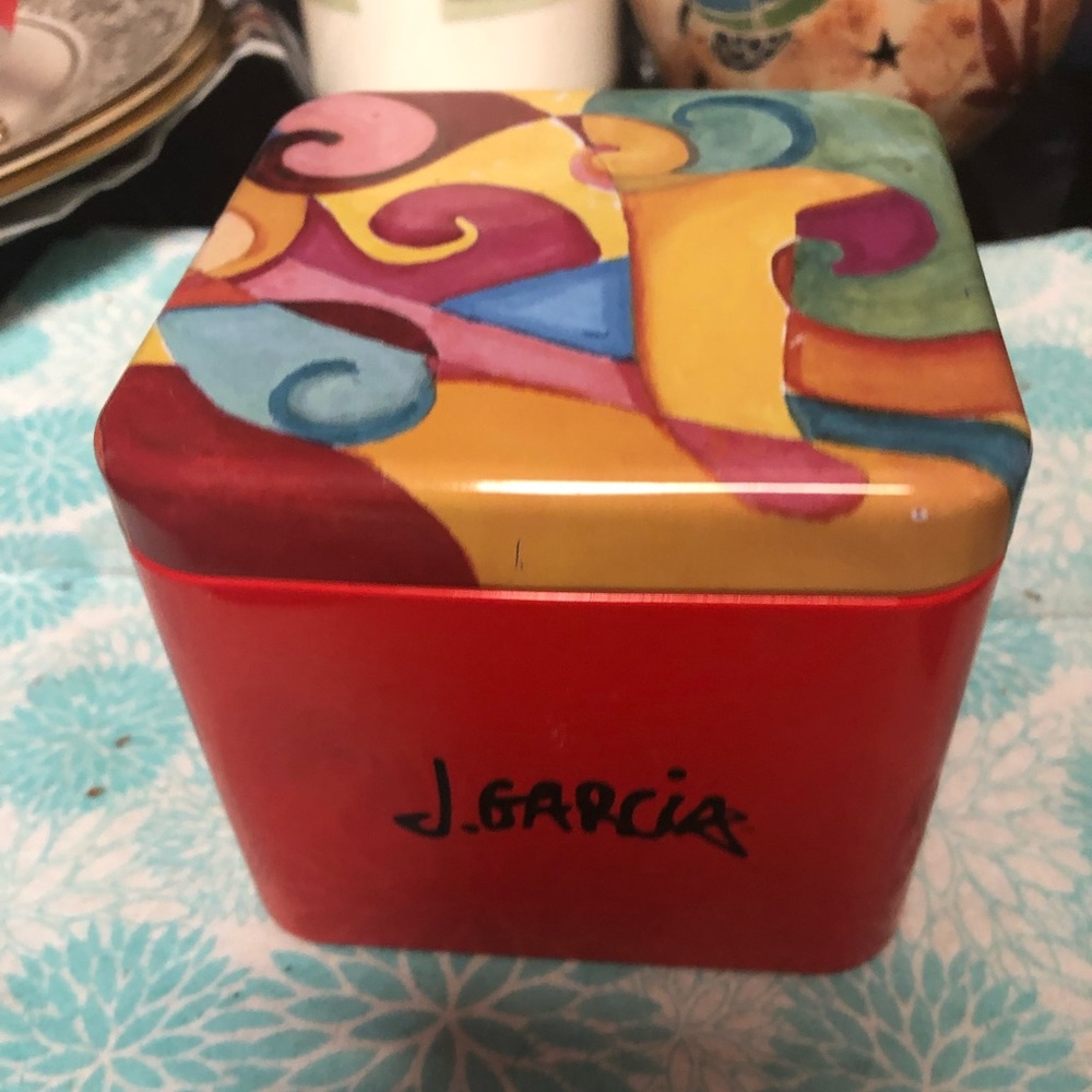 J. Garcia Trinket Tin Box- 534 top lid is missing
